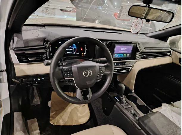Car image 16
