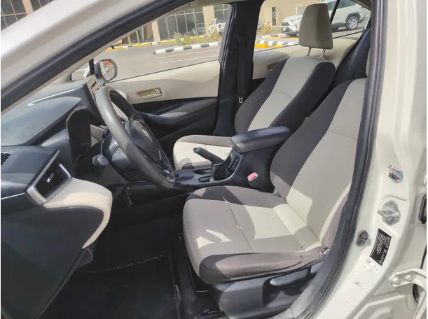 Car image 12