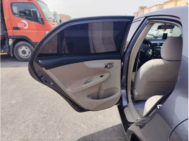 Car image 14