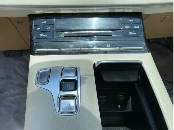 Car image 20