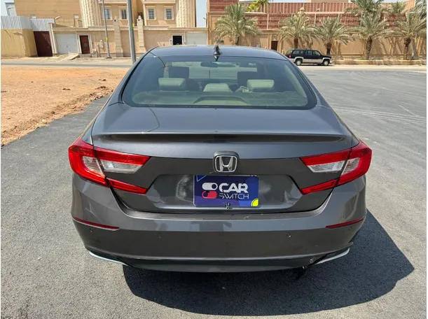 Car image 6