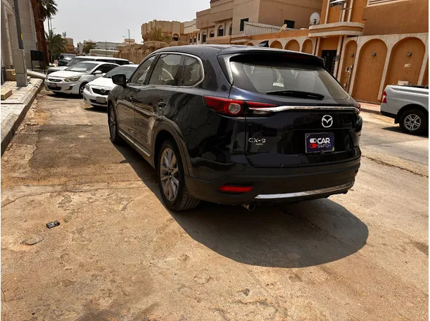 Car image 7