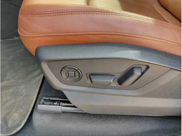 Car image 38