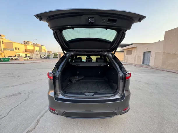 Car image 23
