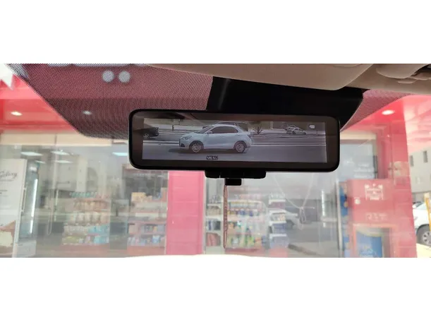 Car image 25