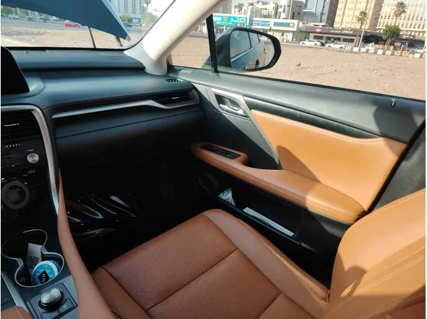 Car image 37