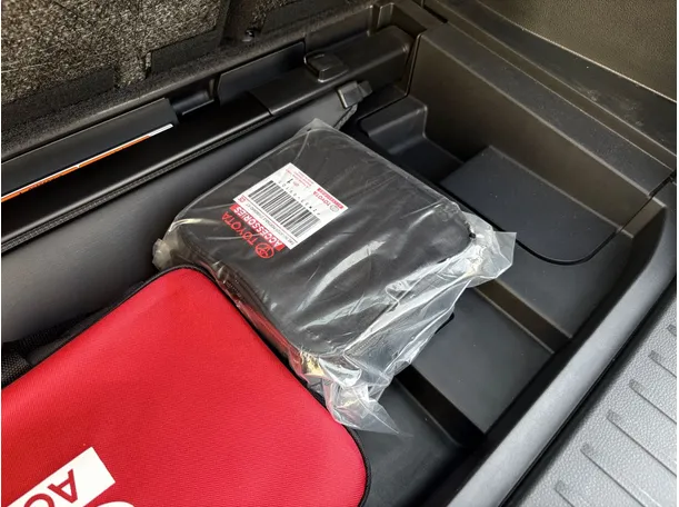Car image 37