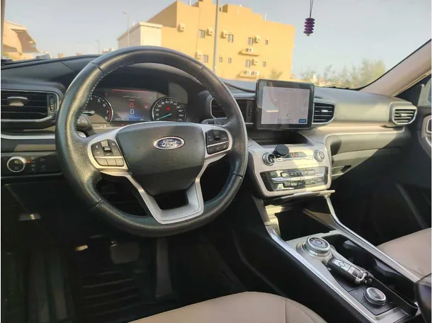 Car image 29