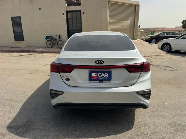 Car image 6