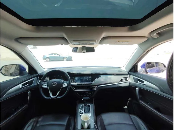 Car image 18