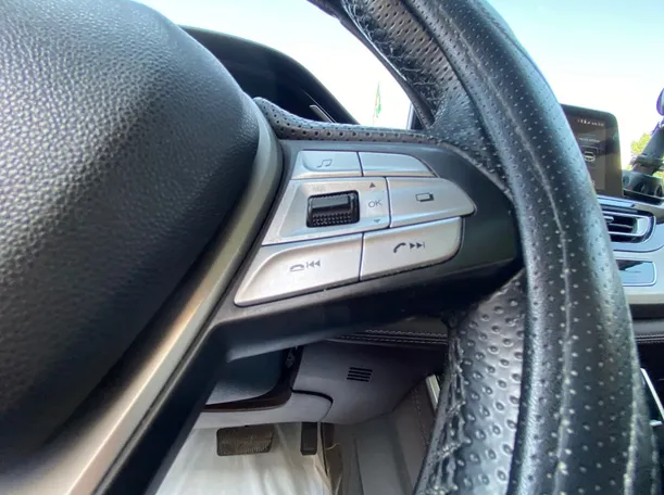 Car image 23