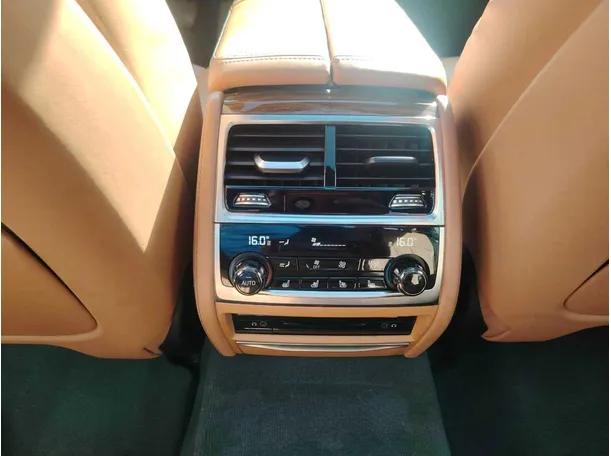 Car image 38