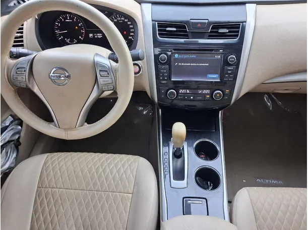 Car image 17