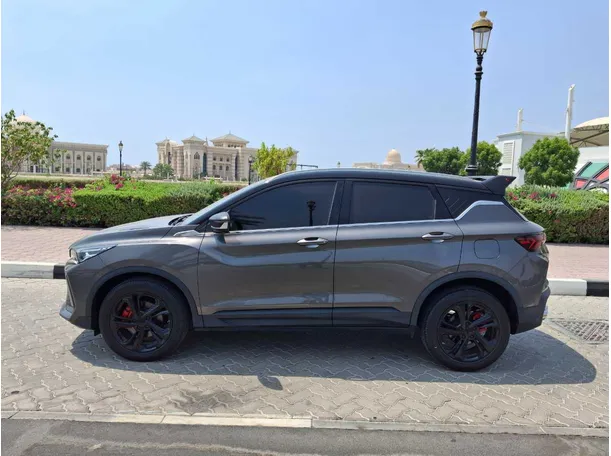 Car image 8