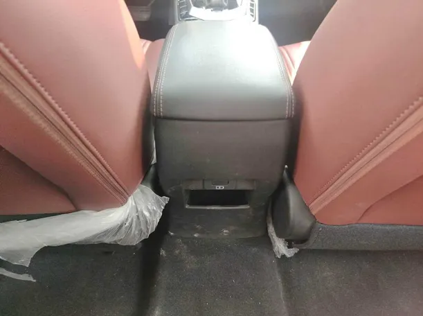 Car image 34