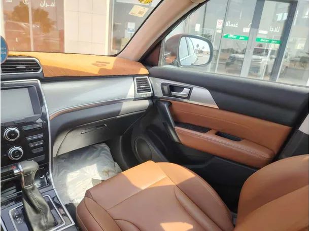 Car image 38