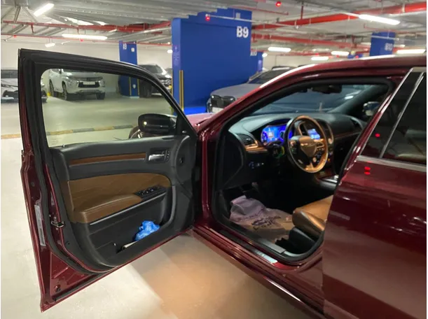 Car image 10