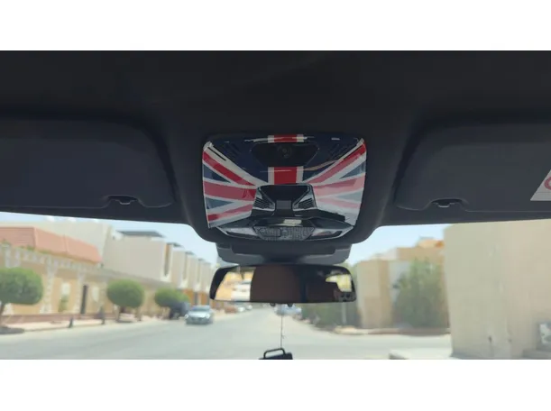 Car image 17