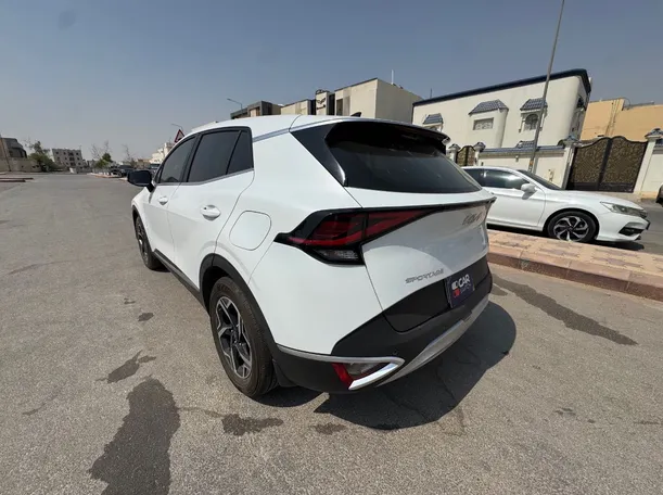 Car image 7