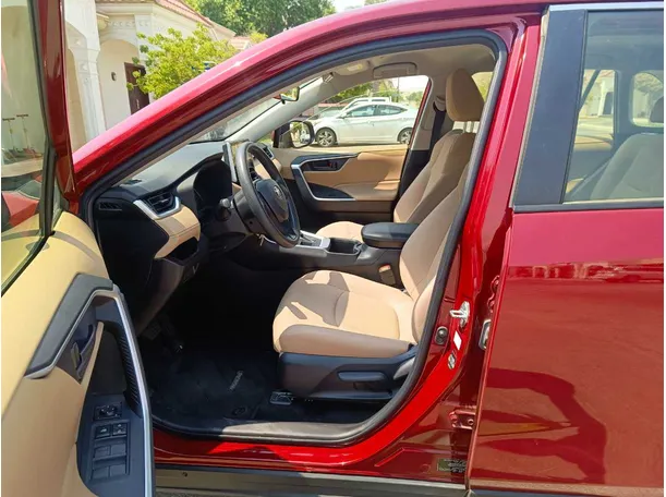 Car image 14