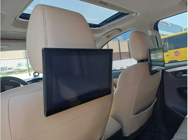 Car image 20