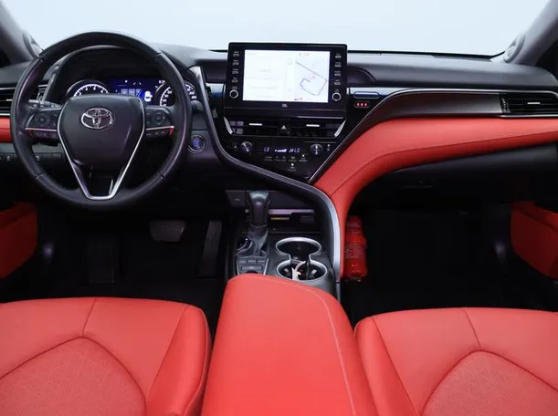 Car image 14