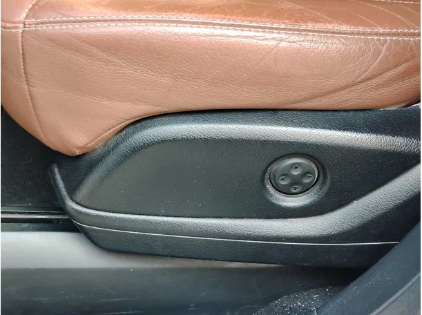 Car image 34