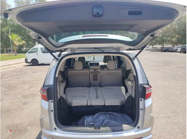 Car image 23