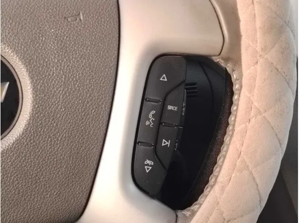 Car image 26