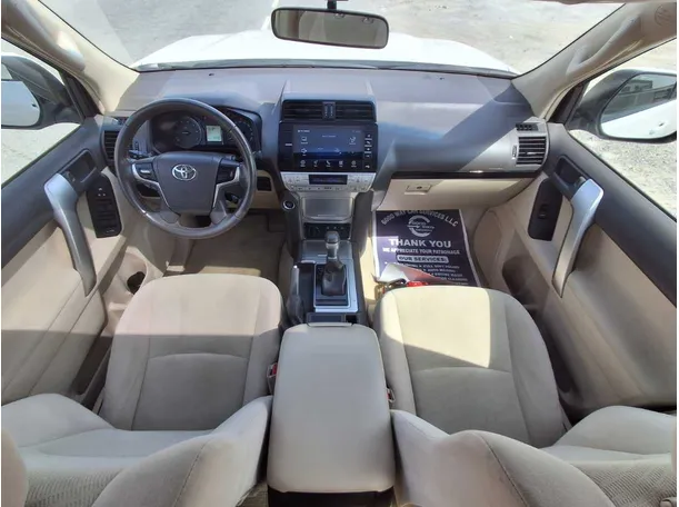 Car image 16