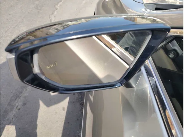 Car image 29