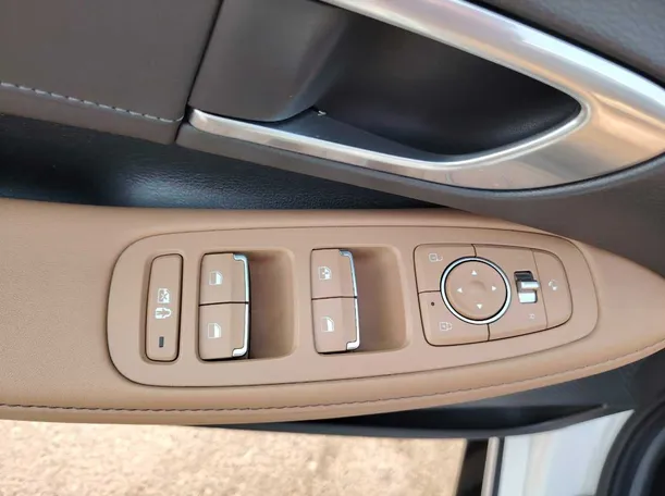 Car image 37