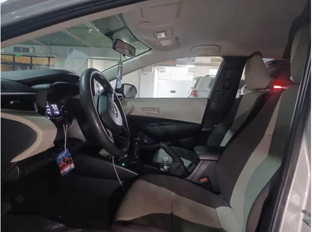 Car image 12