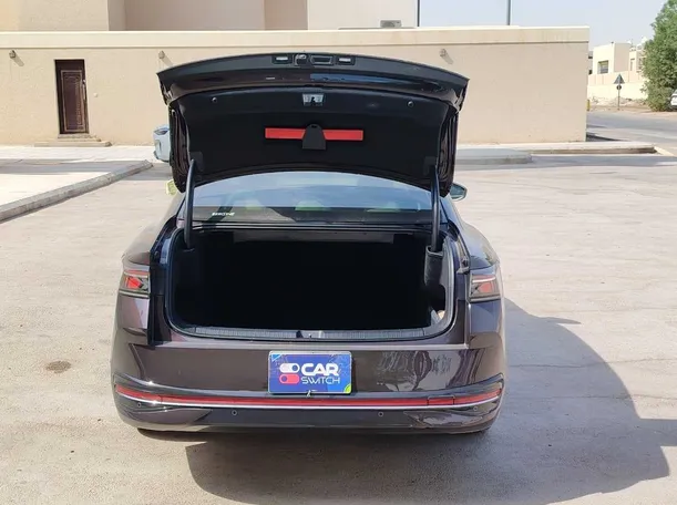 Car image 26