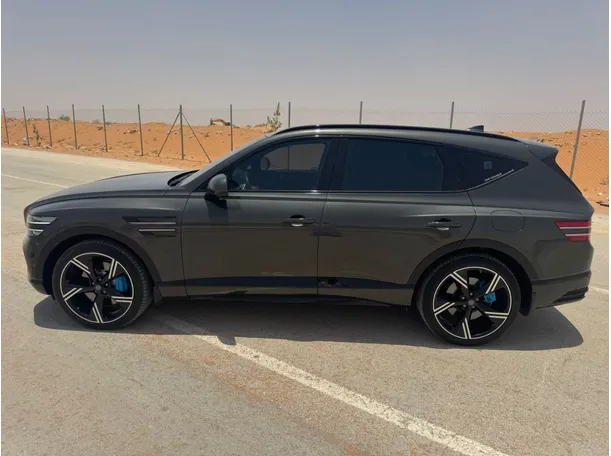 Car image 8