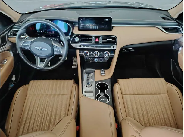 Car image 19