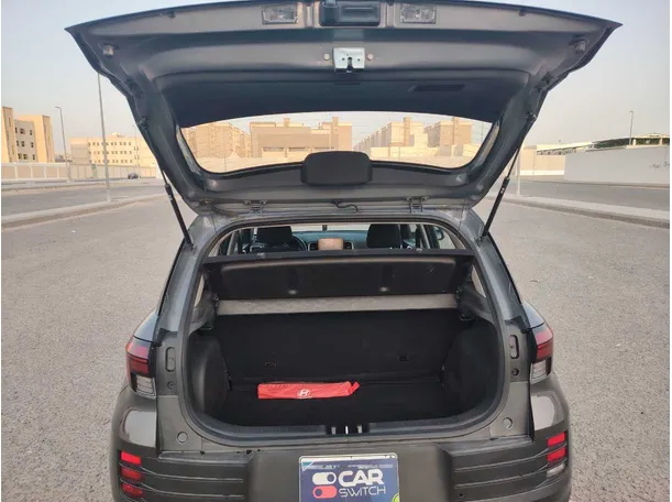 Car image 23