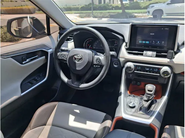 Car image 17