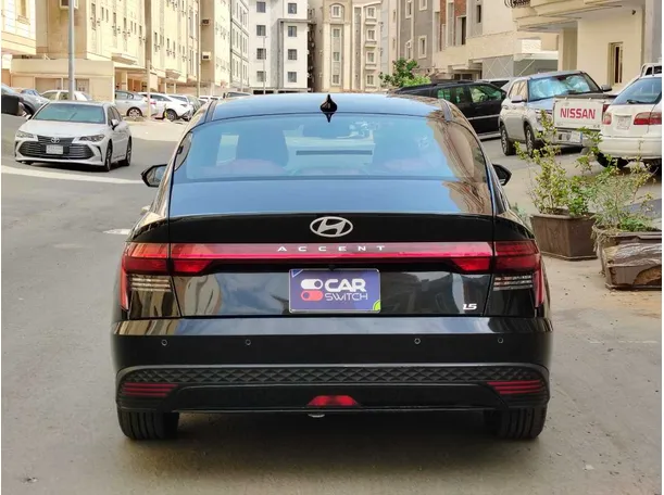 Car image 6