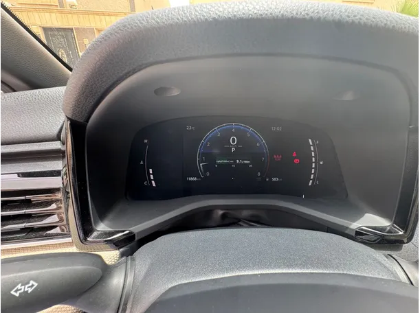 Car image 17