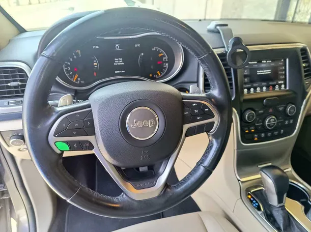 Car image 24