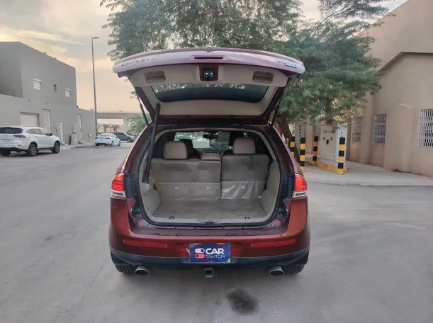 Car image 27