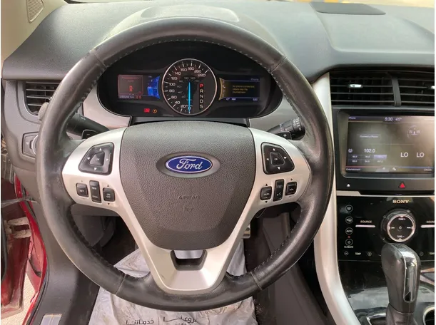 Car image 19