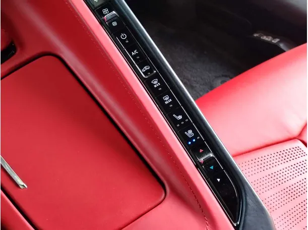Car image 27