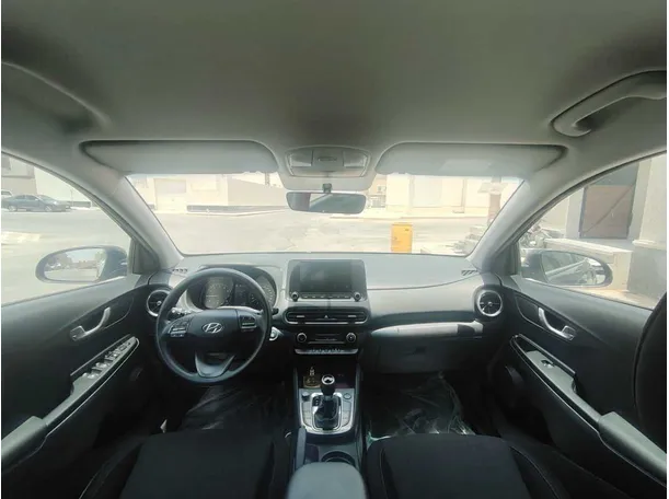 Car image 19