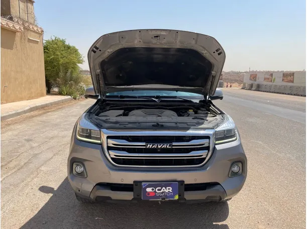 Car image 19