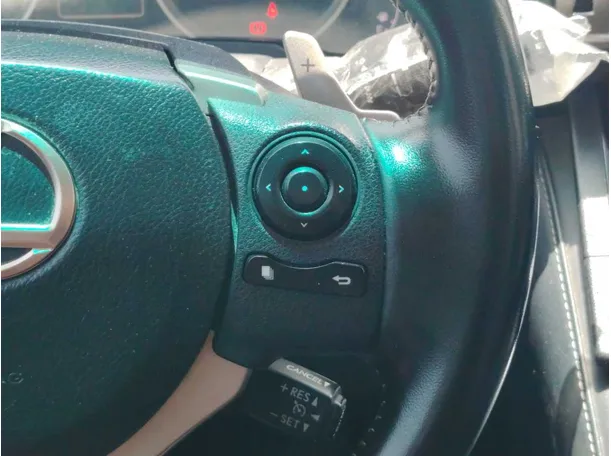 Car image 26