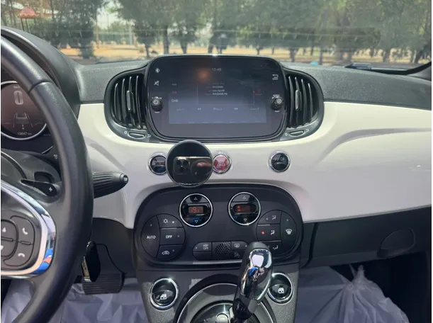 Car image 15