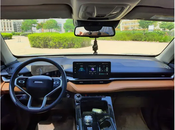 Car image 15