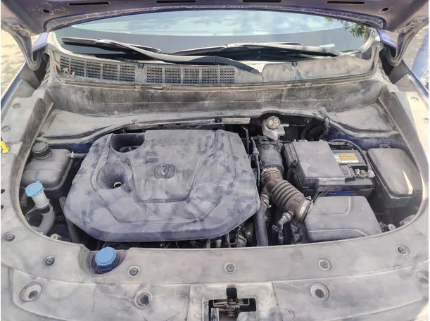 Car image 30